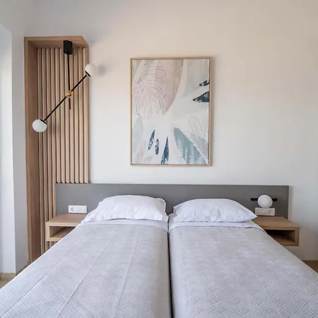 Willa Isalos Seafront I Sea Fragrance *