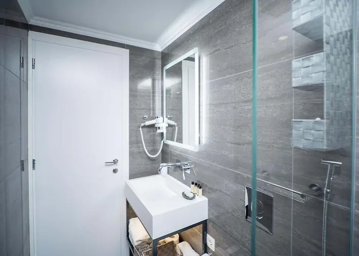 Isalos Seafront I Sea Fragrance Villa *