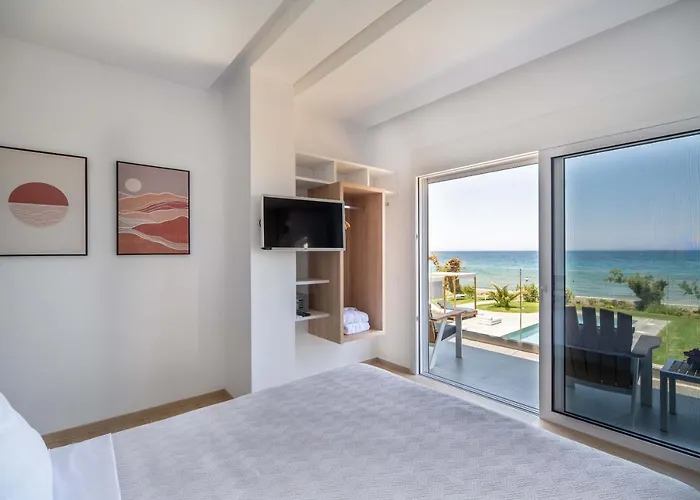 Isalos Seafront I Sea Fragrance Villa *